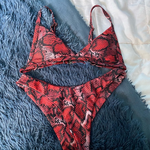 SOLS LOT 10 bikinis 1 top - Picture 11 of 12